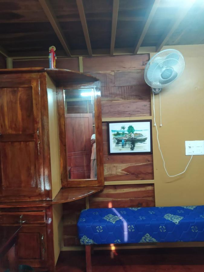 Mundromocktail Tourist Home Sasthamcotta 外观 照片