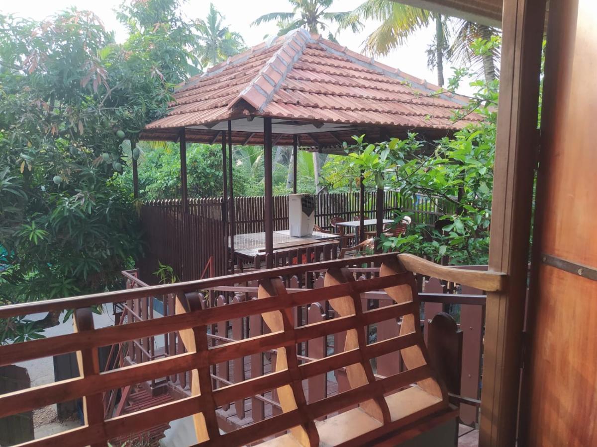 Mundromocktail Tourist Home Sasthamcotta 外观 照片