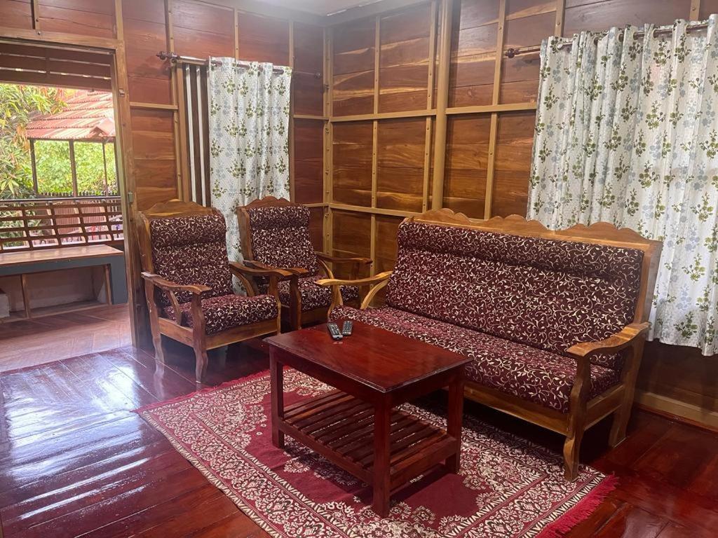 Mundromocktail Tourist Home Sasthamcotta 外观 照片